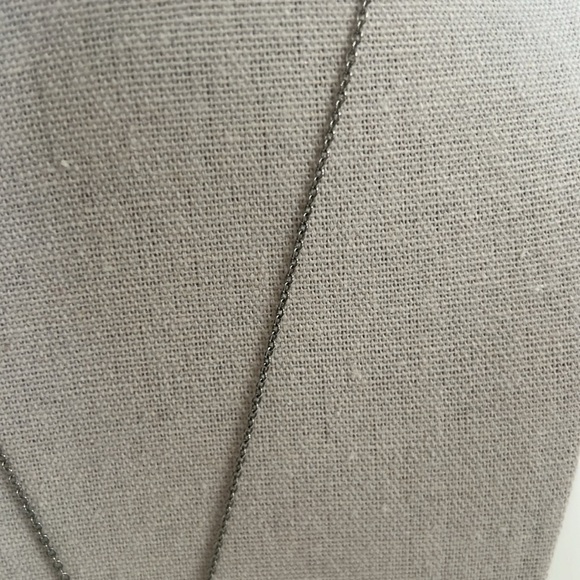 AQUARIUS DESIGN New Zealand Paua Shell Design Pendant Silver 16 inch Chain NWT - Picture 4 of 9